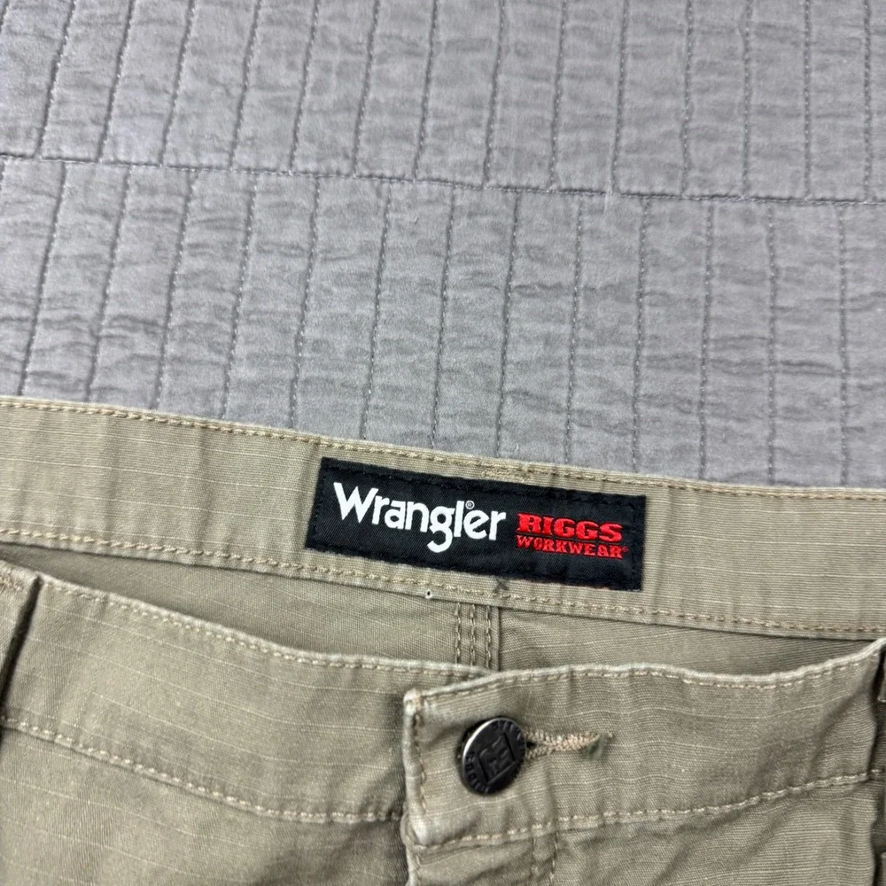 Wrangler Riggs Workwear Mens 42x30 Tan Ripstop Cargo Pants Double Knee Utility